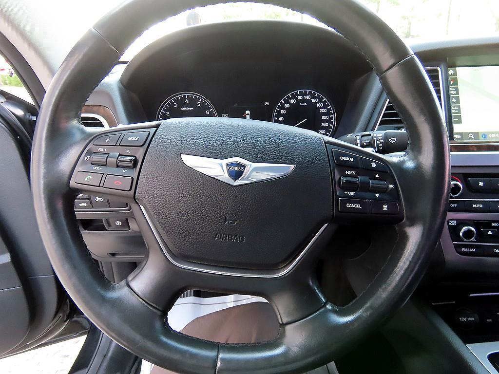 HYUNDAI Genesis - Vista 8