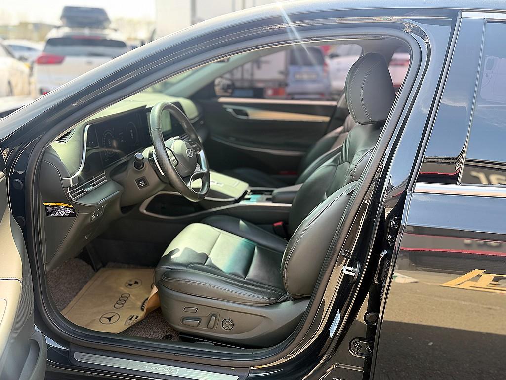 HYUNDAI Grandeur - Vista 6