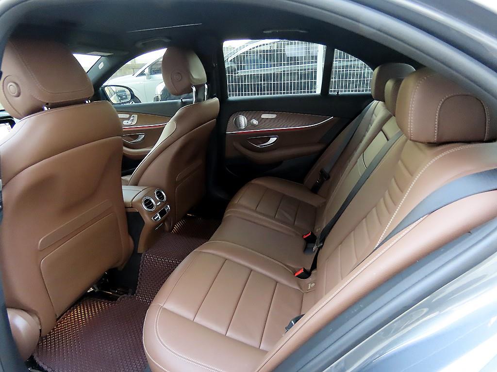 Mercedes Benz E class - Vista 6