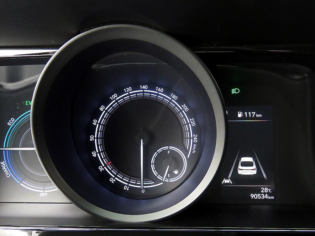 HYUNDAI Avante - Vista 11