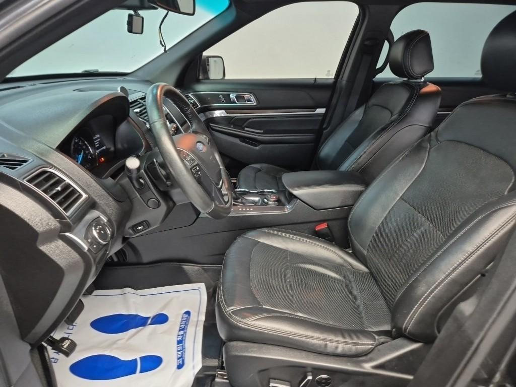 Ford Explorer - Vista 11
