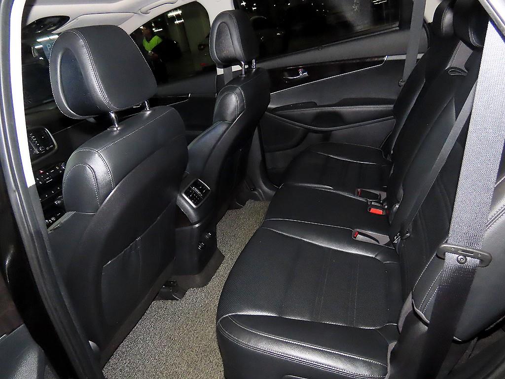 KIA Sorento - Vista 7