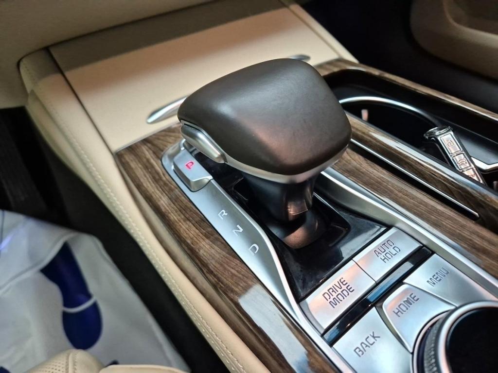 KIA K9 - Vista 8