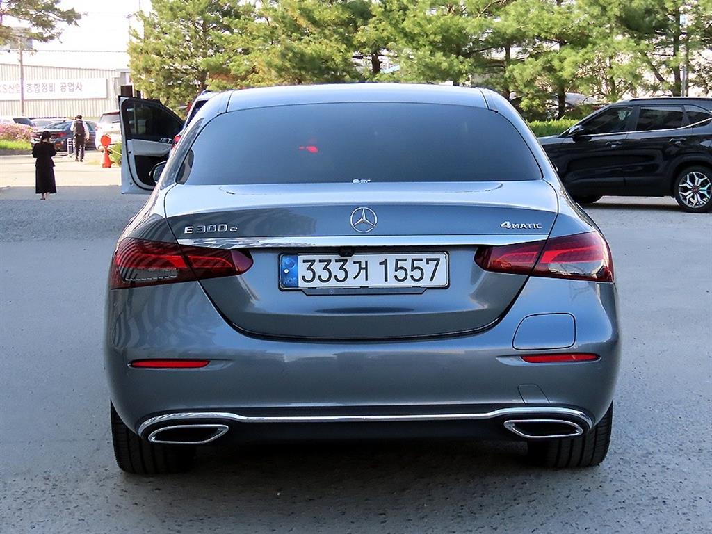 Mercedes Benz E class - Vista 4