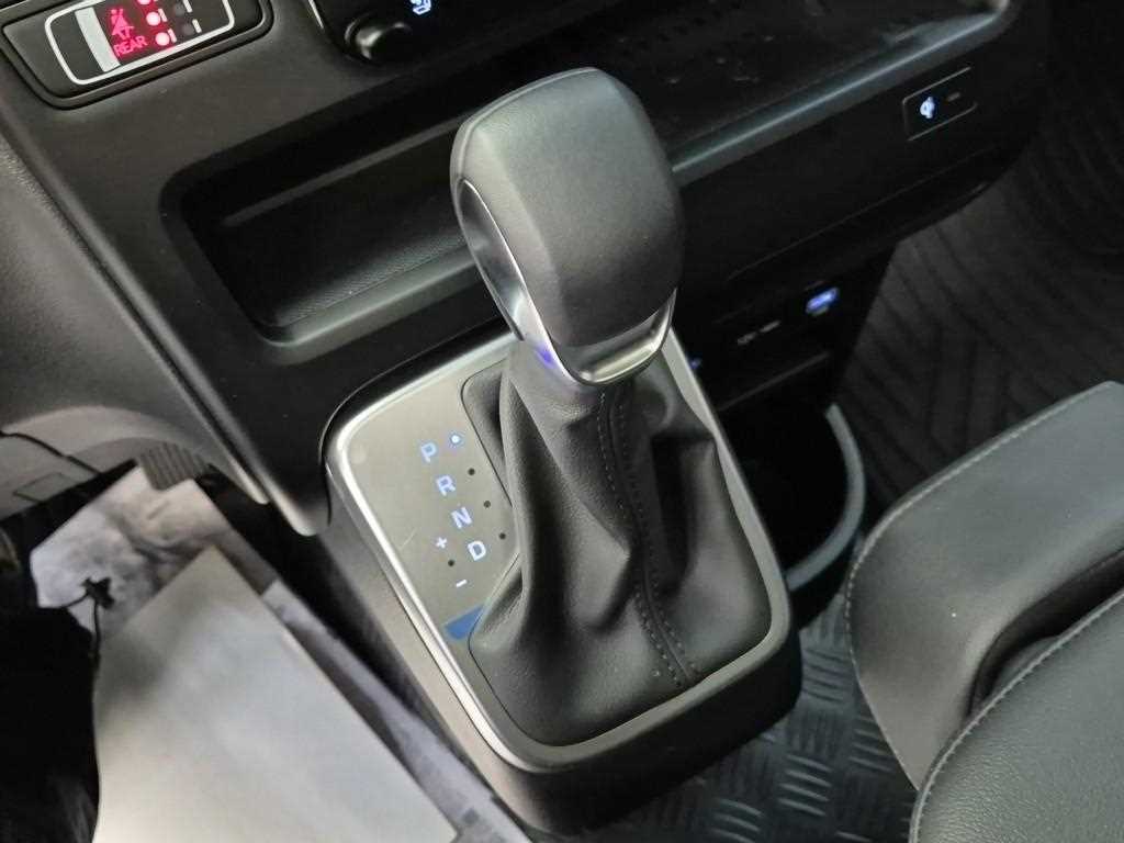 HYUNDAI Staria - Vista 8