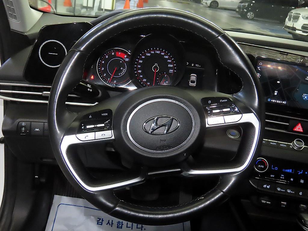 HYUNDAI Avante - Vista 8