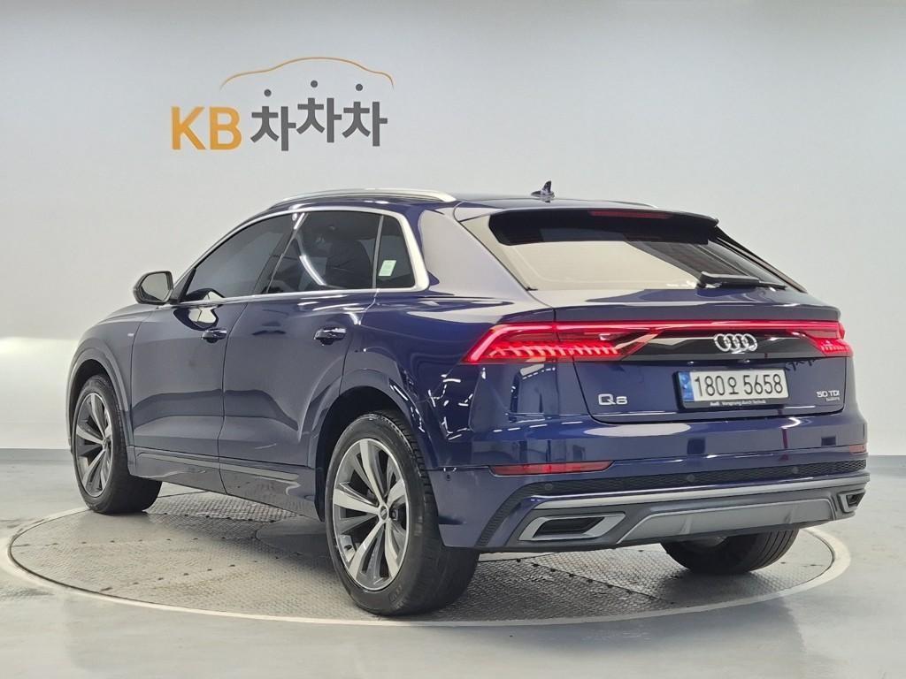 Audi Q8 - Vista 2
