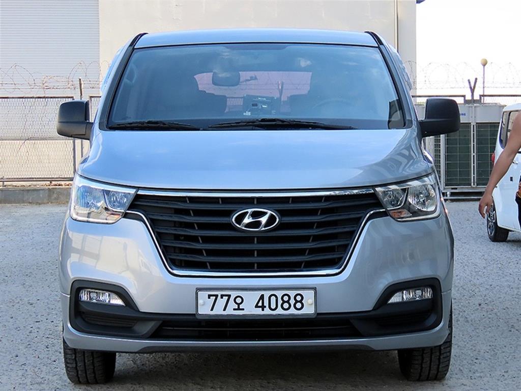 HYUNDAI Starex 2019 Plateado - Importación desde Corea - HF Imports Iquique - Foto 1