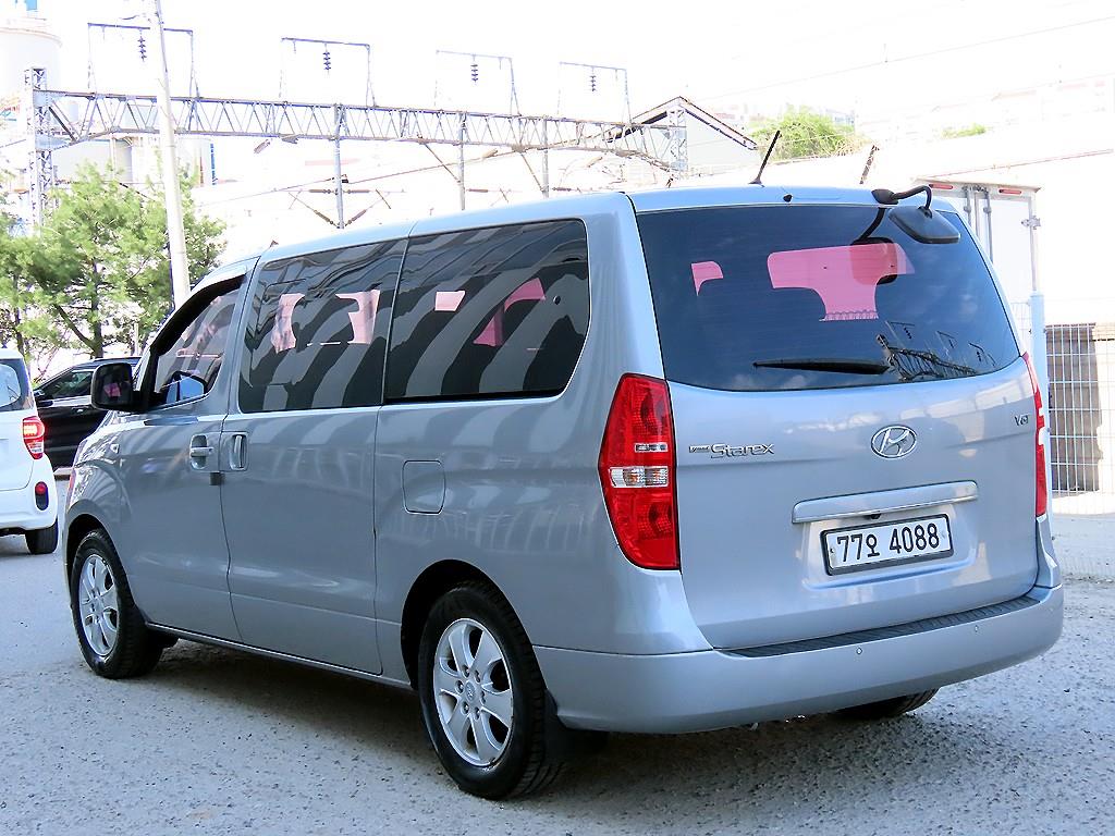 HYUNDAI Starex - Vista 3