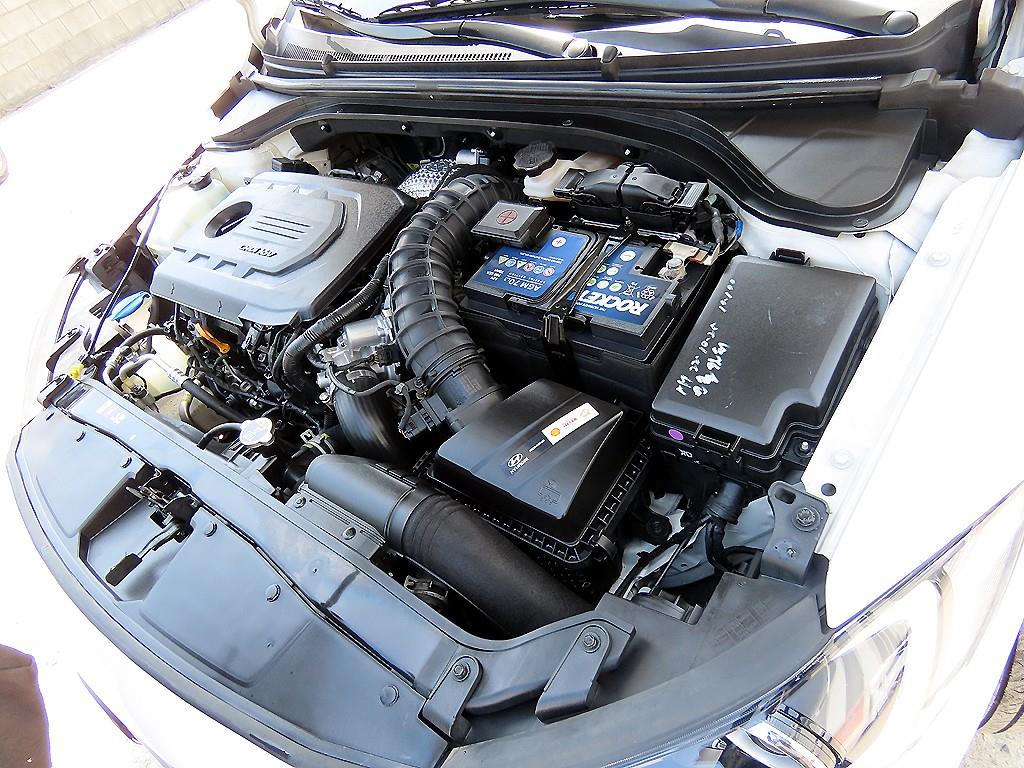 HYUNDAI Avante 2016 Blanco - Importación desde Corea - HF Imports Iquique - Foto 17