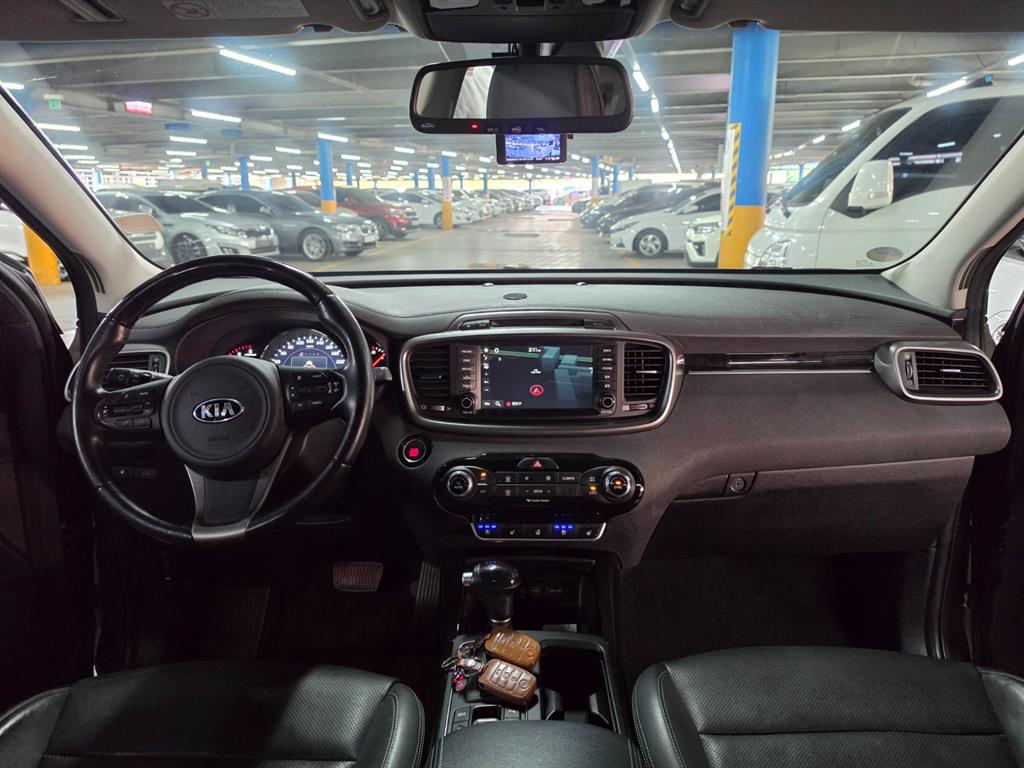 KIA Sorento - Vista 8