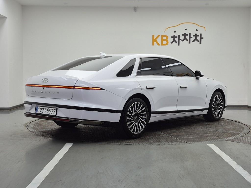 HYUNDAI Grandeur - Vista 4