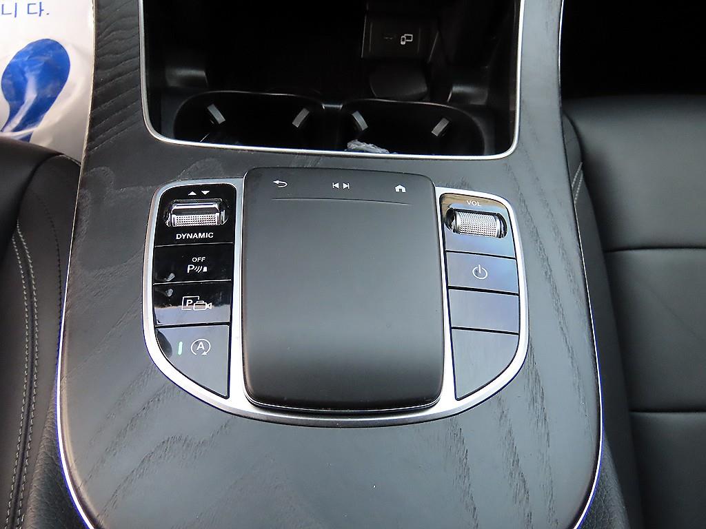 Mercedes Benz E class - Vista 12
