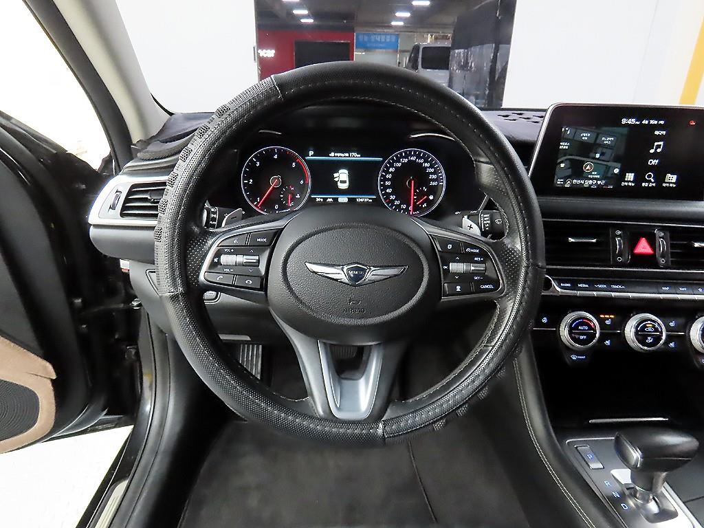 Genesis G70 - Vista 9