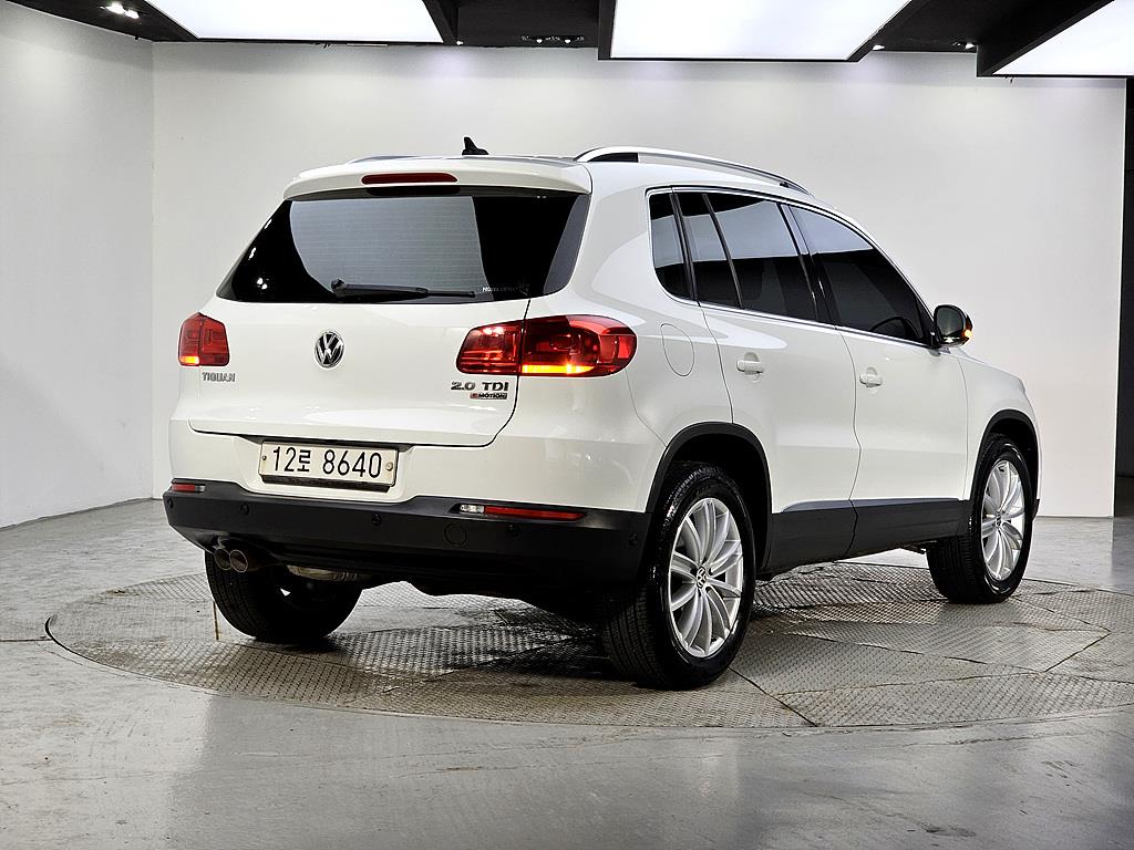 Volkswagen Tiguan - Vista 4