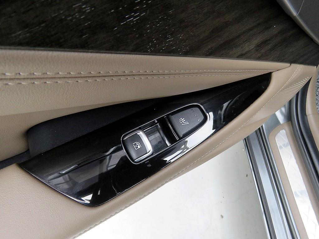 KIA K8 - Vista 9