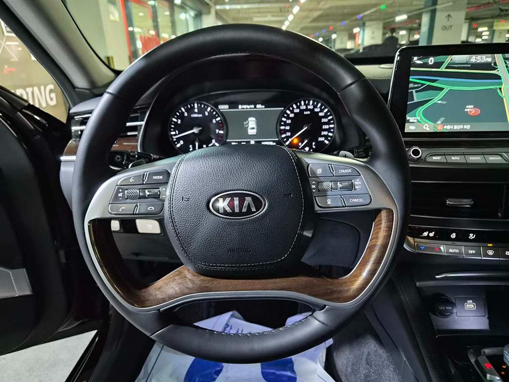 KIA K9 - Vista 8
