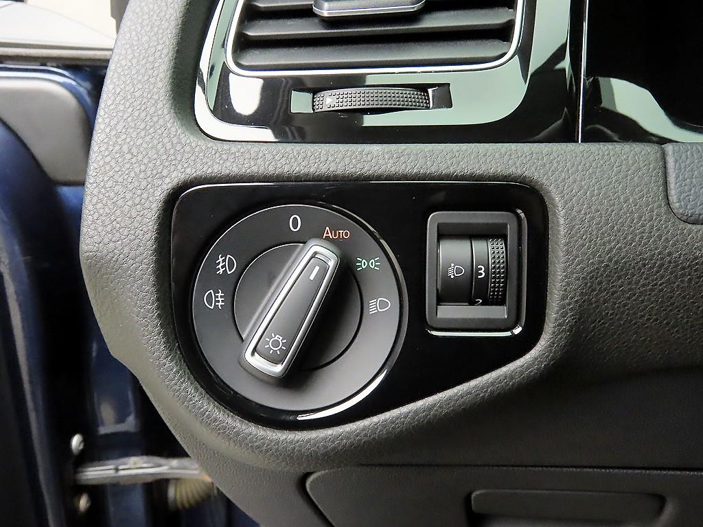 Volkswagen Golf - Vista 12