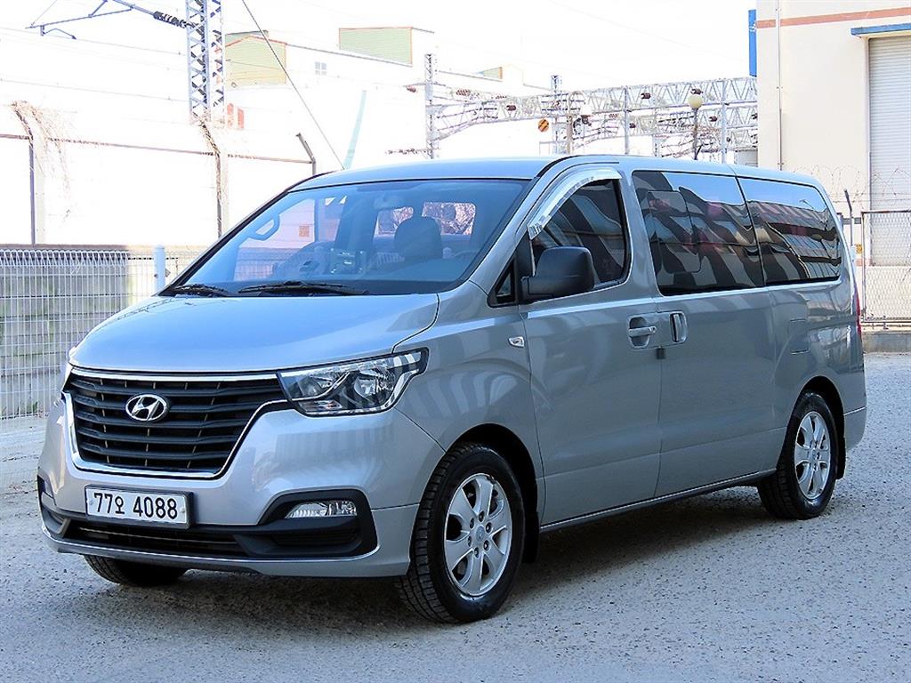 HYUNDAI Starex - Vista 2