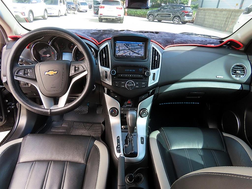 Chevrolet Cruise - Vista 7