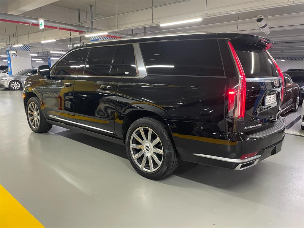 Cadillac Escalade - Vista 4