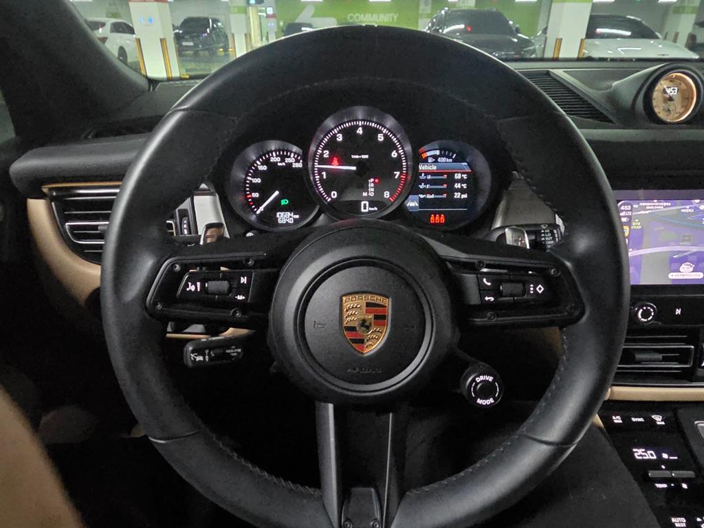 Porsche Macan - Vista 12