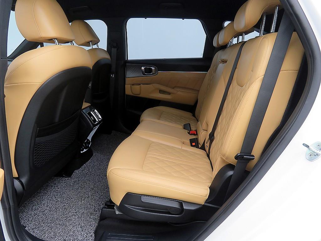 KIA Sorento - Vista 8