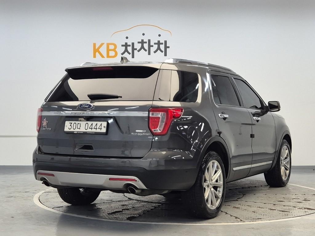 Ford Explorer - Vista 3