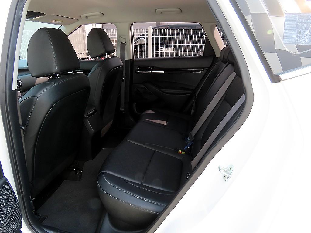 KIA Seltos - Vista 6