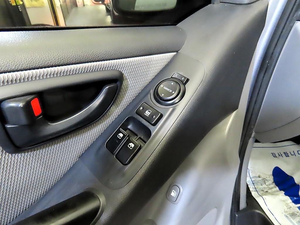 HYUNDAI Starex 2011 Plateado - Importación desde Corea - HF Imports Iquique - Foto 14