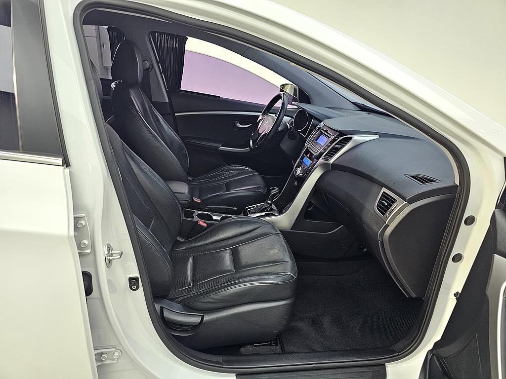 HYUNDAI i30 - Vista 11