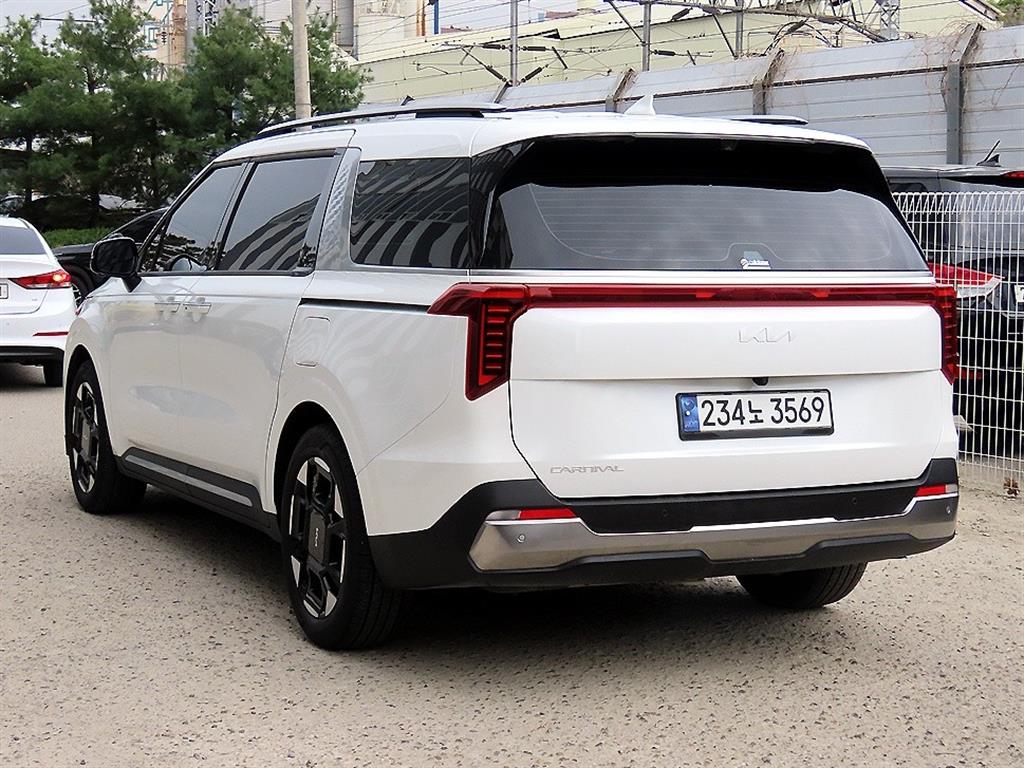 KIA Carnival - Vista 3