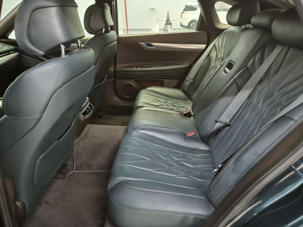 Genesis G80 - Vista 12