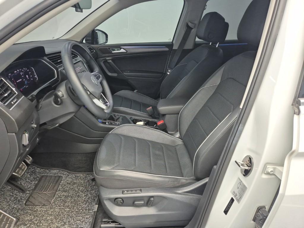 Volkswagen Tiguan - Vista 11