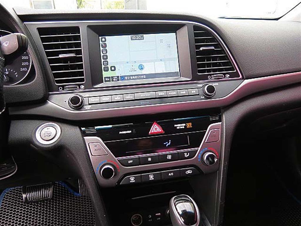 HYUNDAI Avante 2017 Gris - Importación desde Corea - HF Imports Iquique - Foto 8