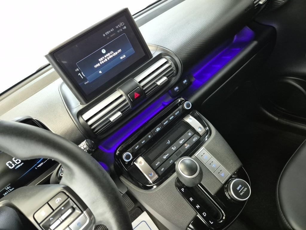 HYUNDAI Casper - Vista 9