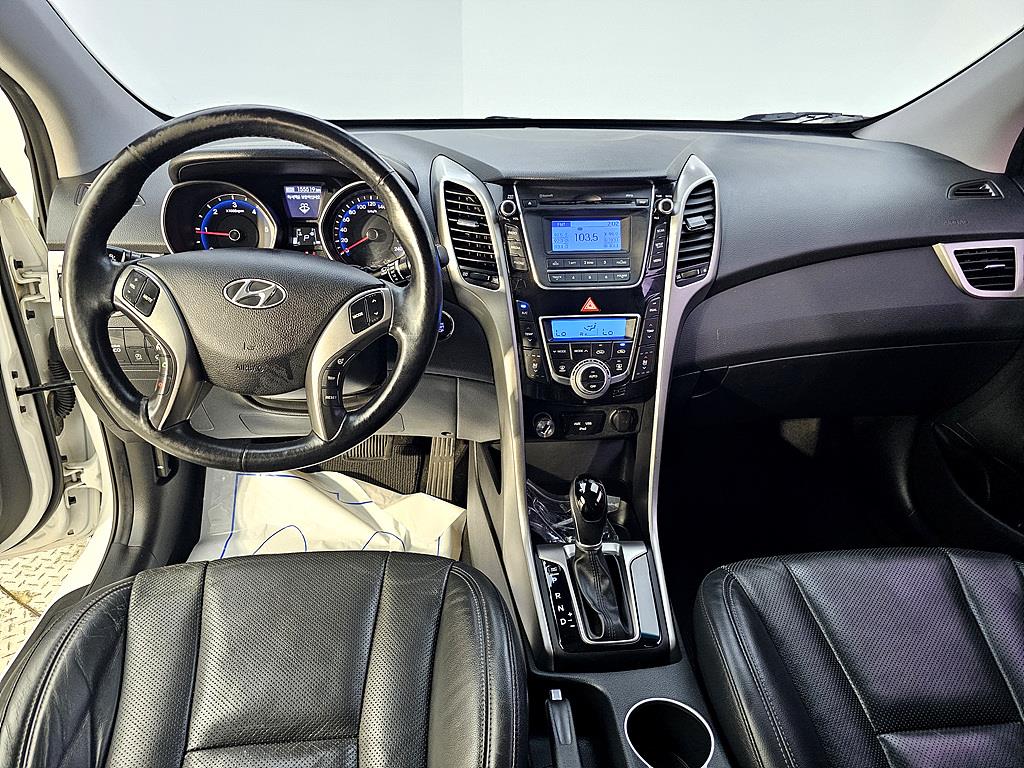 HYUNDAI i30 - Vista 5