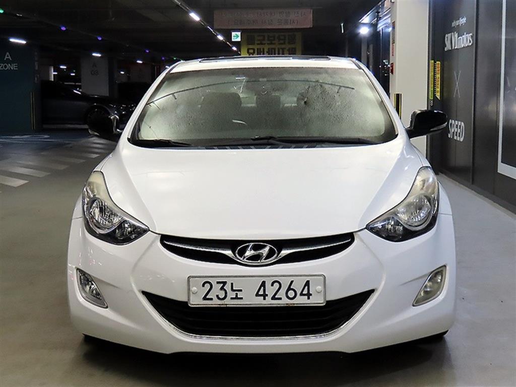 HYUNDAI Avante - Vista 2