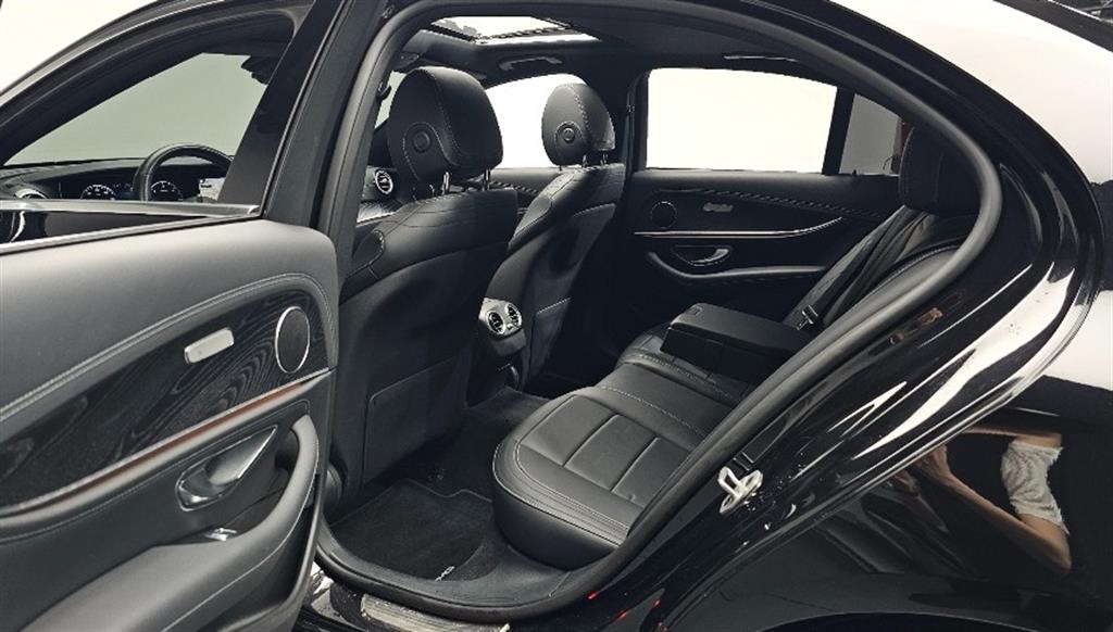 Mercedes Benz E class - Vista 11