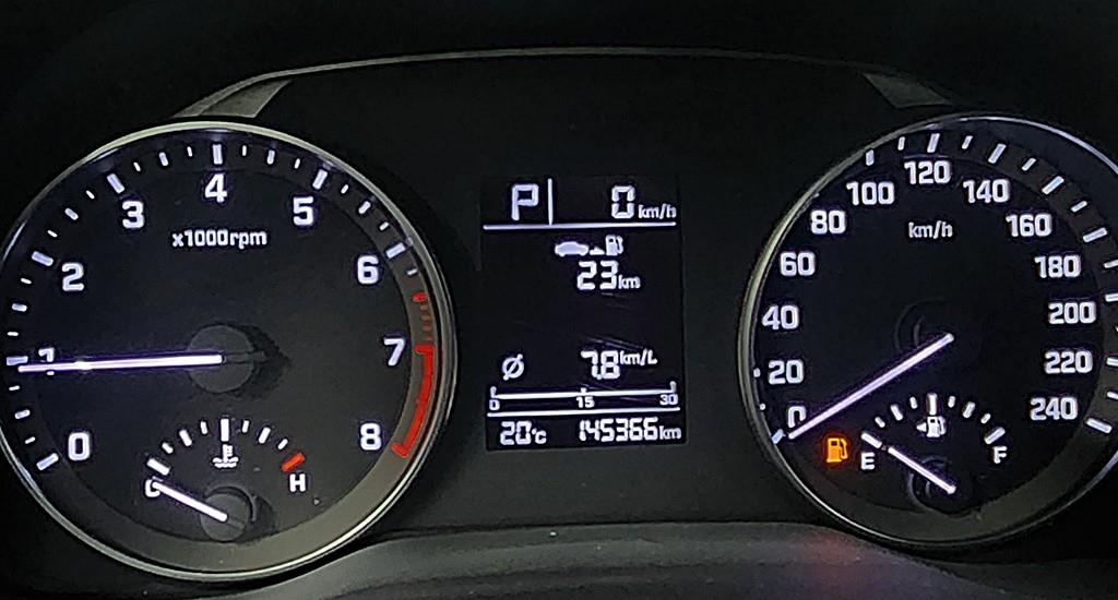 HYUNDAI Avante - Vista 7