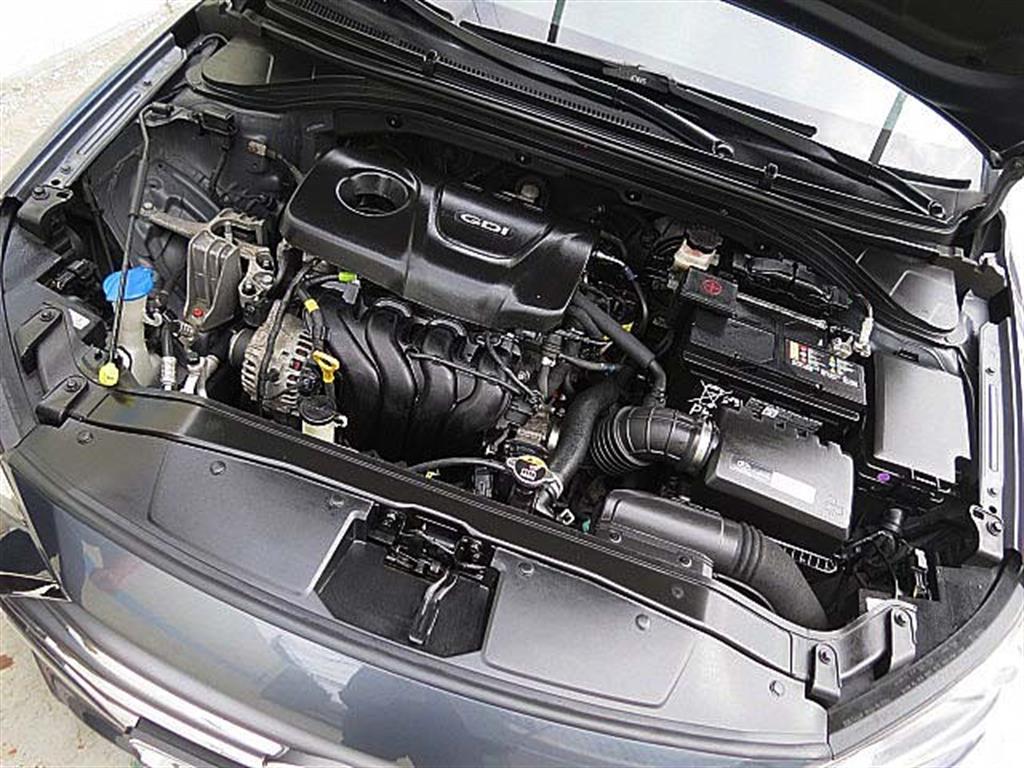 HYUNDAI Avante 2017 Gris - Importación desde Corea - HF Imports Iquique - Foto 10