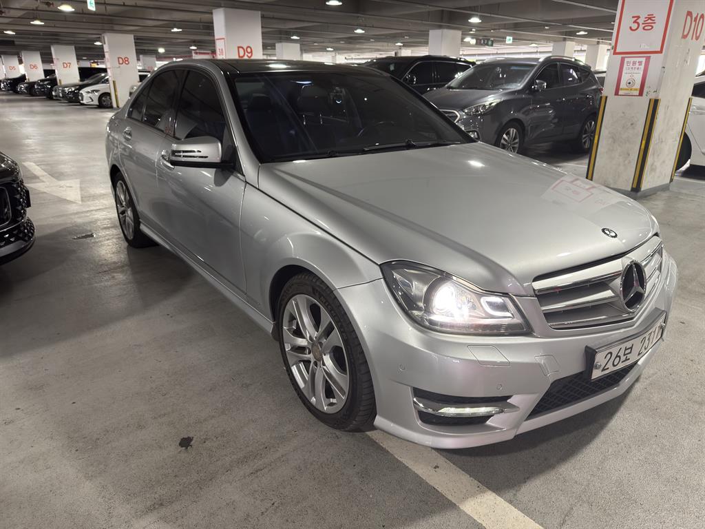 Mercedes Benz C Class - Vista 3