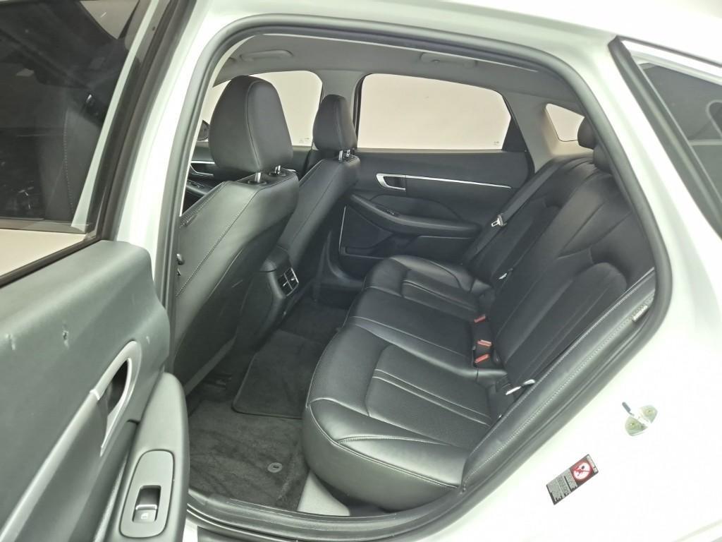 HYUNDAI Sonata - Vista 12