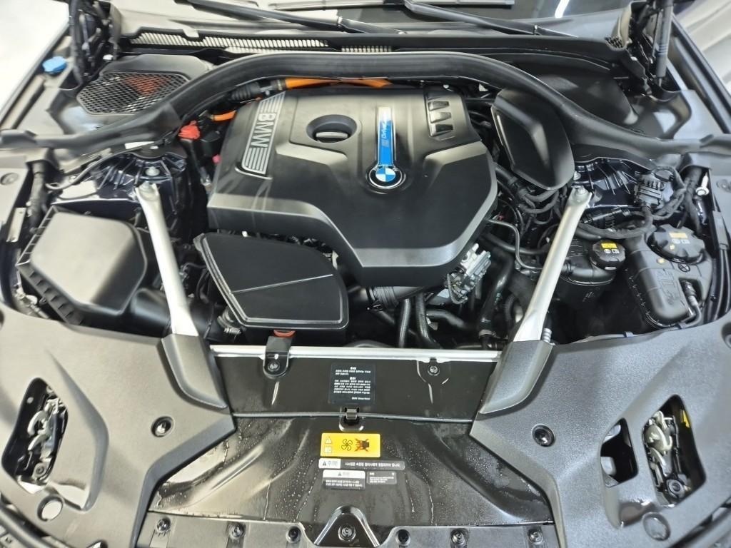 BMW 5 Series - Vista 5