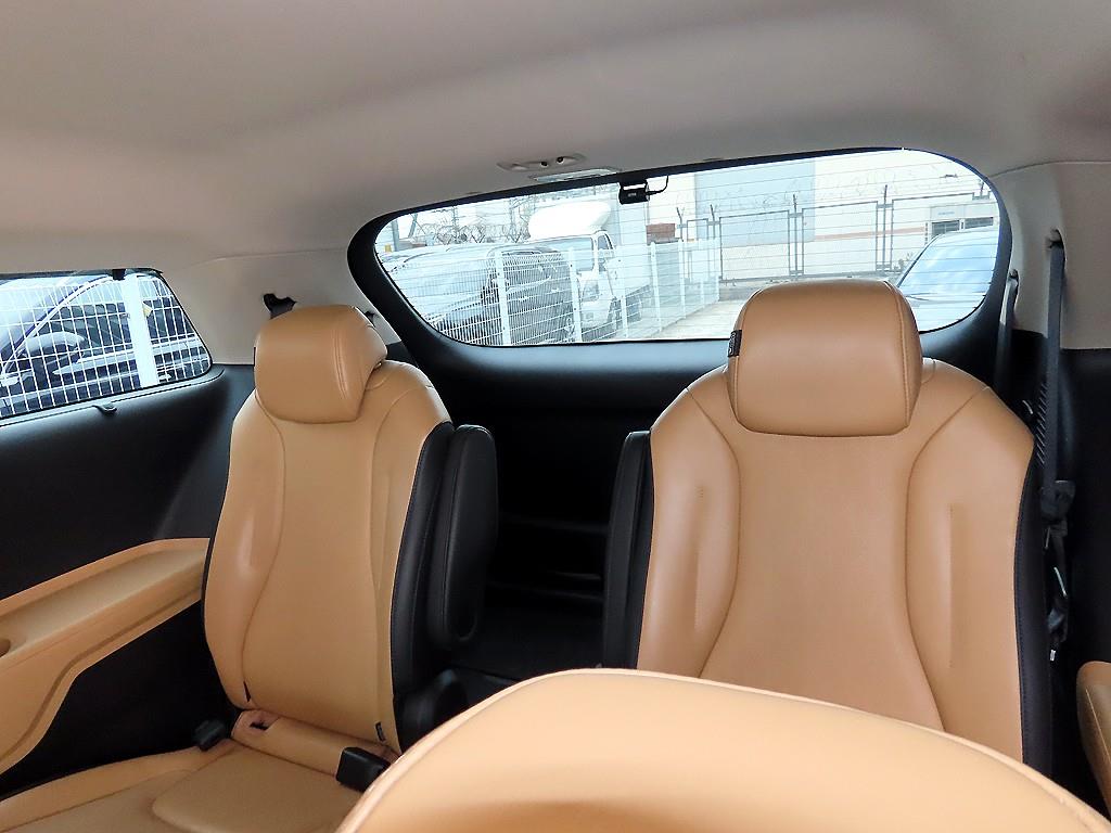 KIA Carnival - Vista 7