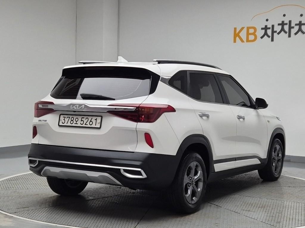 KIA Seltos - Vista 3