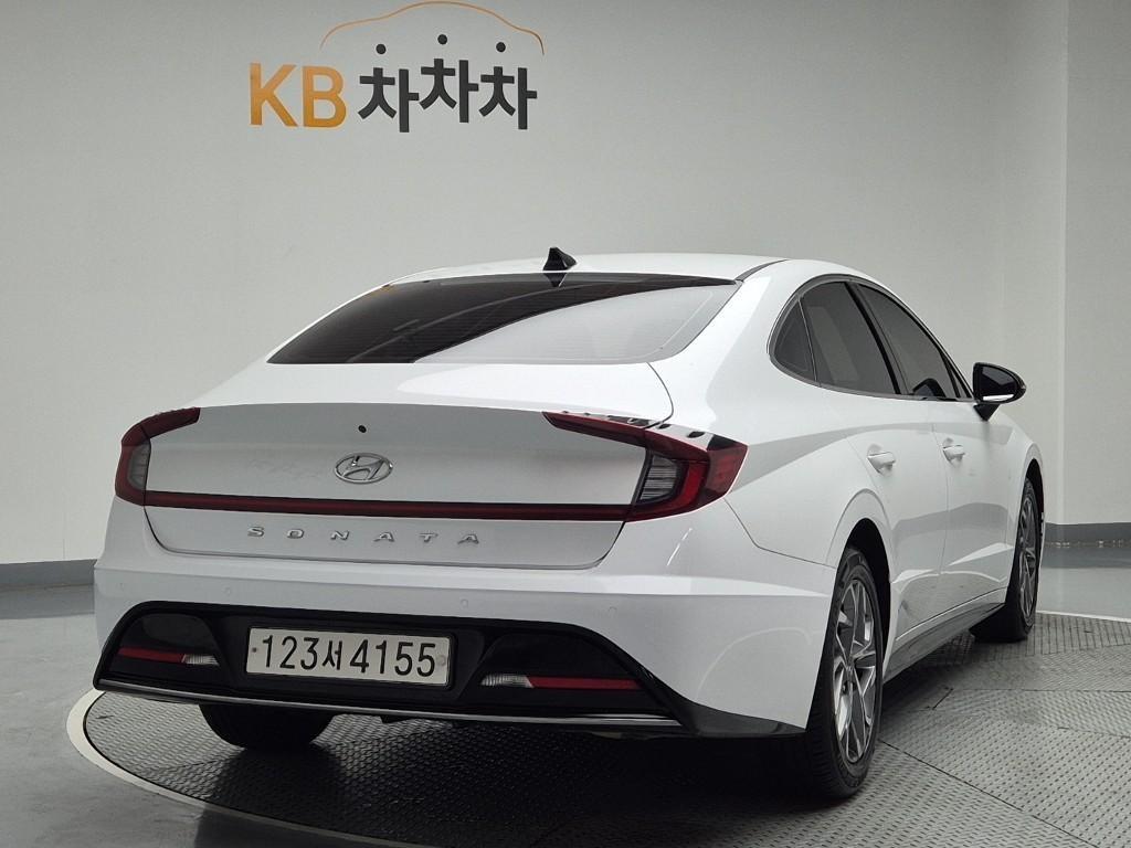 HYUNDAI Sonata - Vista 3