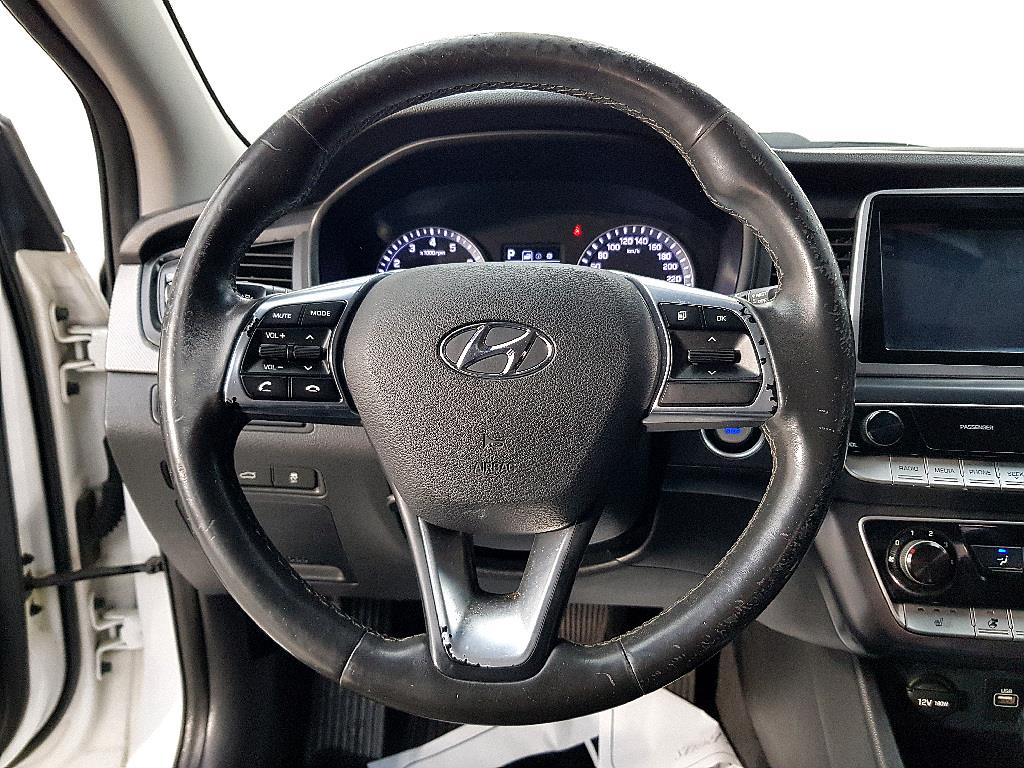 HYUNDAI Sonata - Vista 12