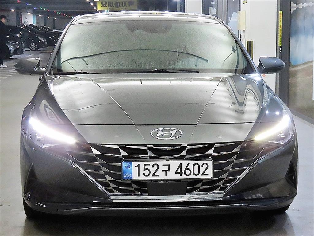 HYUNDAI Avante - Vista 2