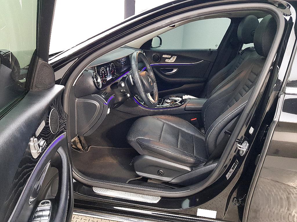 Mercedes Benz E class - Vista 8